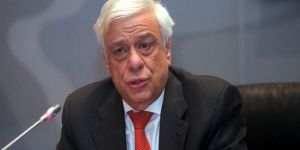 Pavlopulos, Kıbrıs sorunu ve ekonomik krizden bahsetti