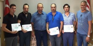 Hentbol antrenörleri belgelerini aldı