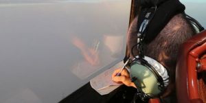 Malezya uçağına ait parçalar bulundu