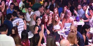 Kızılderililer Cage Club’ta