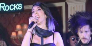 Hande Yener nefes kesti