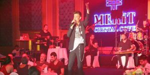 Merit’de yılan dansı