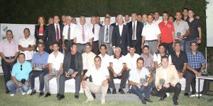 Antrenörler ödüllerini alıyor