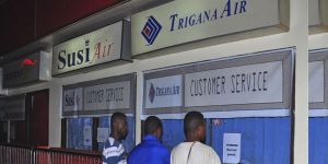 Uçağın enkazını köylüler buldu