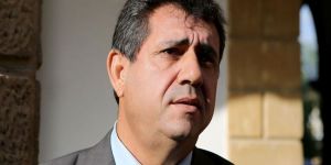 “Akıncı sorumluluktan kaçıyor”