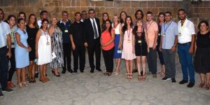 Rehberlere kimlik kartı verildi