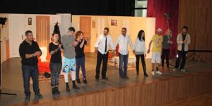 Hangisi Babasına büyük ilgi