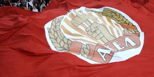 AKEL’den Anastasiadis’e yardım eli