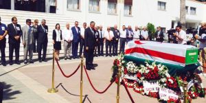 Akman son yolculuğuna uğurlandı