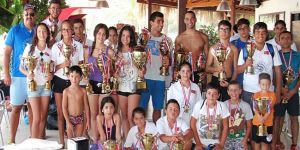 Yüzme maratonunda kulaç attılar