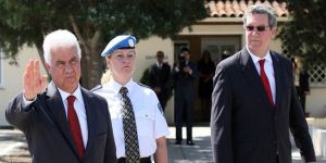 Eroğlu, Downer ile görüşecek