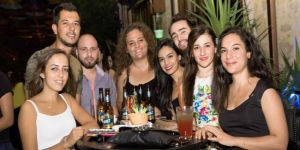 Bibliotheque 1 yaşında