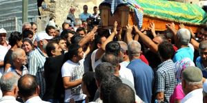 İki tabut… Biri anne… Biri oğul…