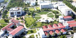 21 akademisyene görevleri iade