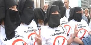 Irkçı grup Hz. Muhammed karikatürlerini sergileyecek