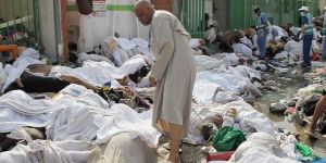  İnsanlar birbirinin üzerine basıyordu