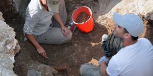 Lapta’da antik mezar bulundu