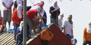 Cezaevinde mahkumlar 11 kişiyi rehin aldı