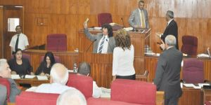 Aslanbaba ‘Dolarları savurdu’