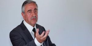 Akıncı, Türkiye’de ders verecek