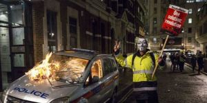 Londrada kapitalizme karşı binler yürüdü