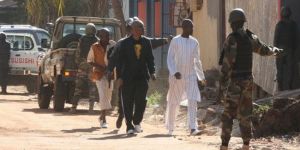 Malide terör! Otele saldırı