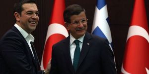 Çipras Ankarayı eleştirdi, Davutoğlu yanıt verdi