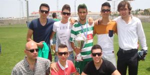 Omonoia’lı Hakan’ın kupa sevinci