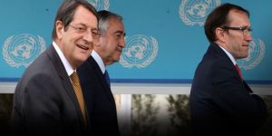 Fileleftheros: Akıncı mülkiyette köprüleri atıyor