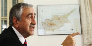 Cumhurbaşkanı Akıncı, konferans vermek üzere İstanbula gitti