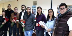 Gençlerden YENİDÜZEN’e karanfilli ziyaret