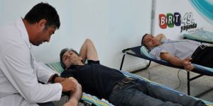 Gazeteciler kan verdi