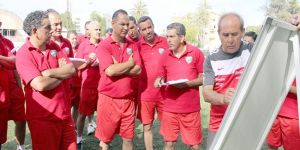 Kursiyerler eğitiliyor