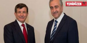 Akıncı, Davosta Davutoğlu ile bir araya geldi