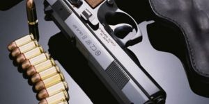 Mezardan silah çıktı!