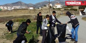 Vakıf gönüllüsü gençler Hamitköy’de çevre temizliği yaptı