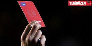 Kırmızı kart gösteren hakemi öldürdü