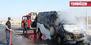 Akıncılarda araç ateşe verildi