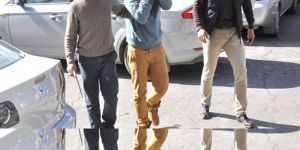 Biri hırsızlıktan diğeri uyuşturucudan tutuklandı...