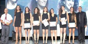 YDÜ sporcularını ödüllendirdi