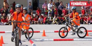 Çocuklarla trafik etkinliği