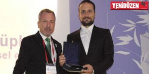 Yakın Doğu Üniversitesine Plaket