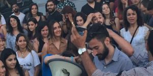 S.Denktaş kapıyı çarptı, salondan çıktı