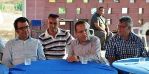 Mağusa halkının yanında 1 parti var!