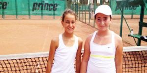 Tenisçilerden rahat galibiyetler