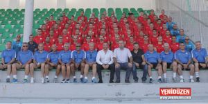 Hakemler sahaya indi