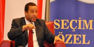 Denktaş gençlerin sorularını yanıtladı