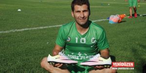 Kızlarının adı ayakkabılarında