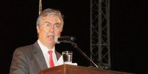 Akça: “Mersin kapısı açık”