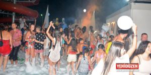 Salamis’te köpük partisi